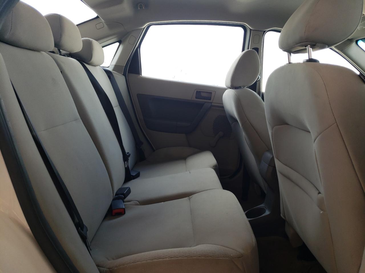 Photo 6 from auction – 2010 FORD FOCUS S with VIN 1FAHP3EN5AW132874