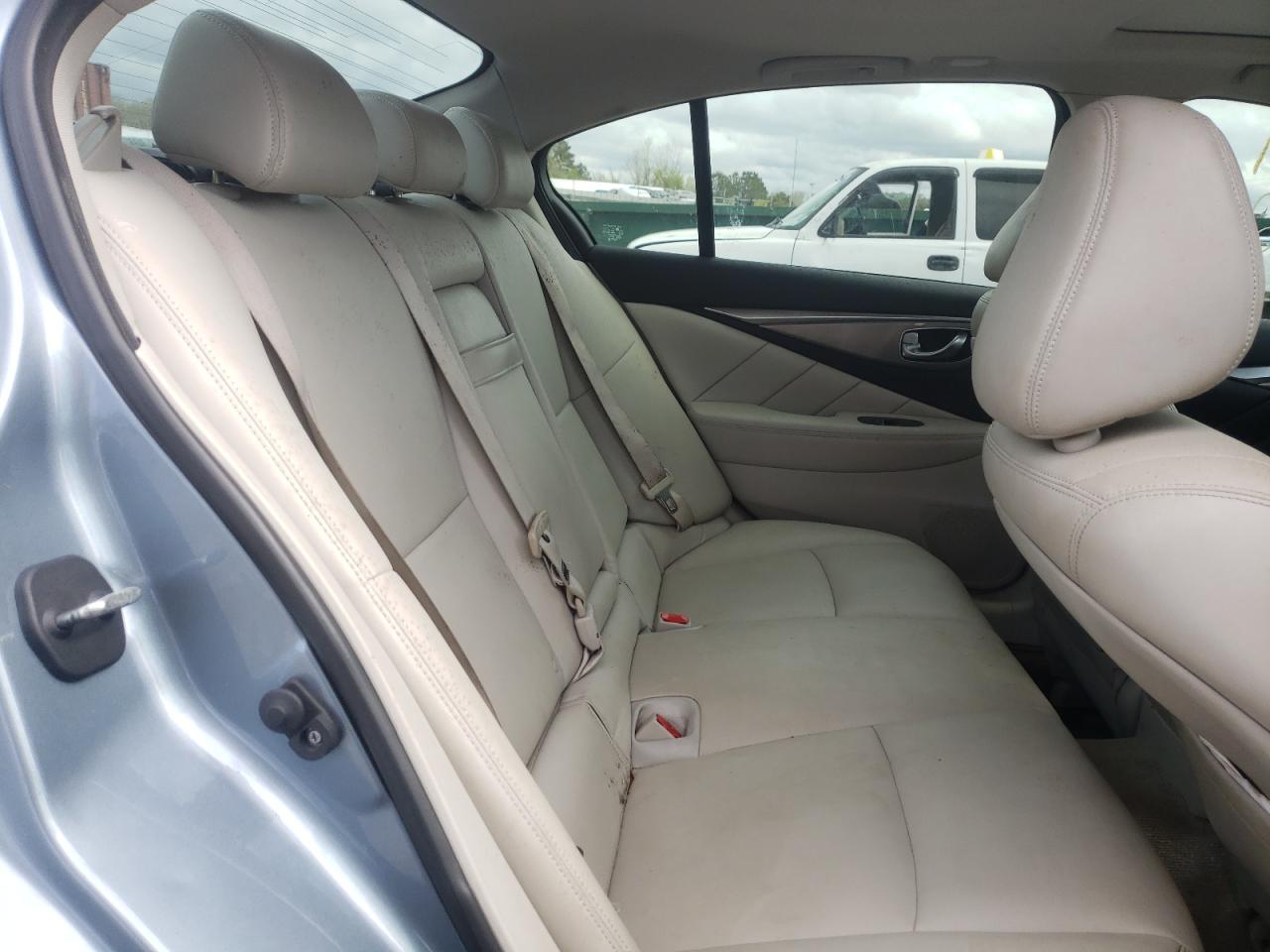 Photo 6 from auction – 2016 INFINITI Q50 RED SP with VIN JN1EV7AP2GM304559