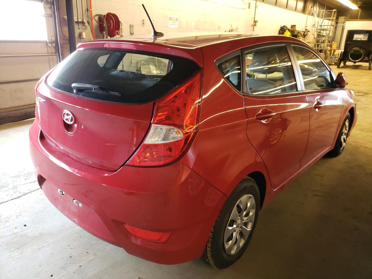 Photo 4 from auction – 2017 HYUNDAI ACCENT SE with VIN KMHCT5AEXHU312421