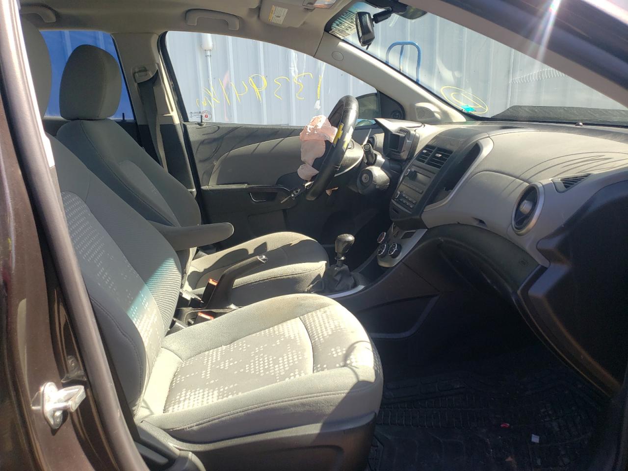 Photo 5 from auction – 2014 CHEVROLET SONIC LS with VIN 1G1JB5EH0E4142643