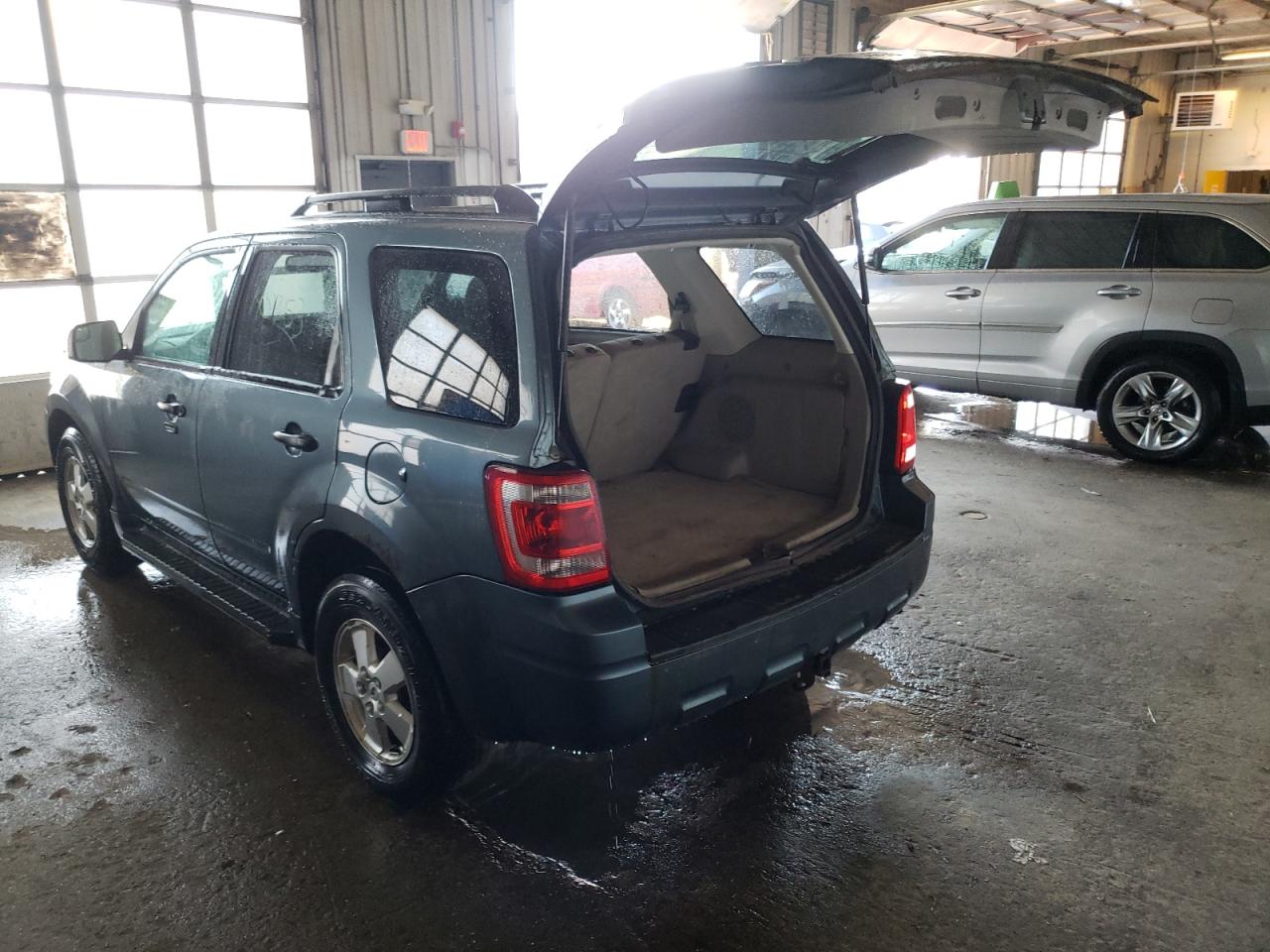 Photo 3 from auction – 2012 FORD ESCAPE XLT with VIN 1FMCU9DG0CKA87061
