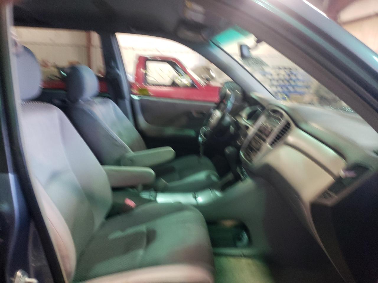 Photo 5 from auction – 2005 TOYOTA HIGHLANDER with VIN JTEGP21A850076937