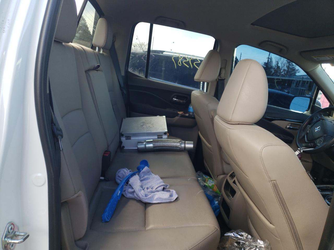 Photo 6 from auction – 2019 HONDA RIDGELINE with VIN 5FPYK3F78KB012153
