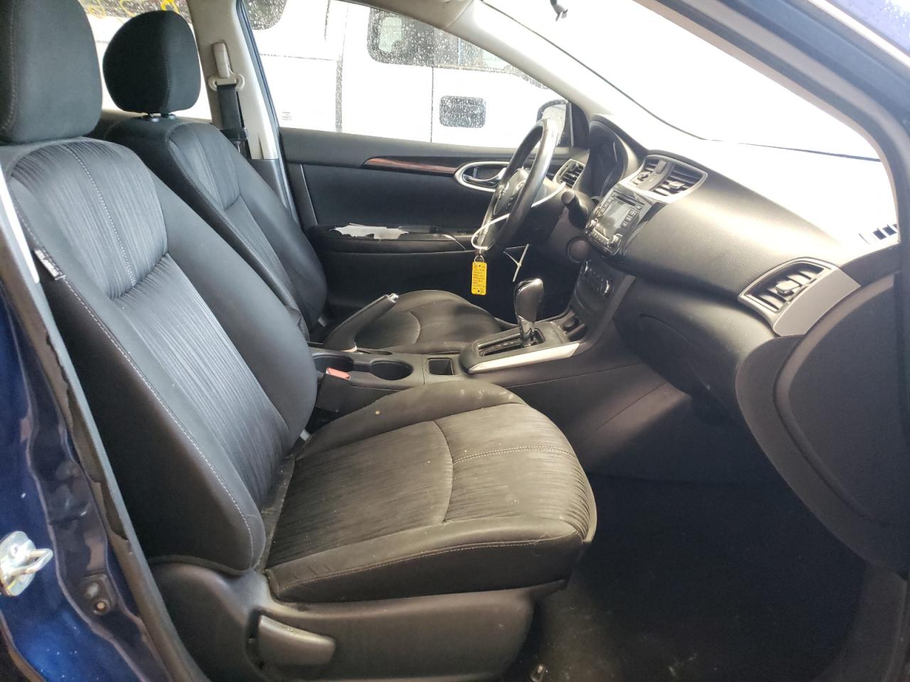 Photo 5 from auction – 2017 NISSAN SENTRA S with VIN 3N1AB7AP8HY371740