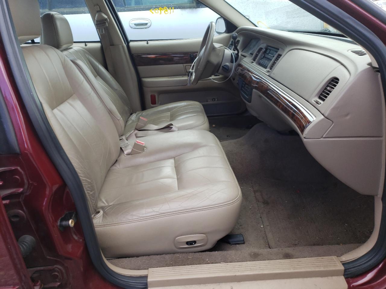 Photo 5 from auction – 2004 MERCURY GRAND MARQ with VIN 2MEFM75W74X686161