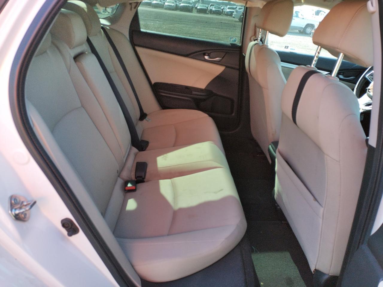 Photo 6 from auction – 2016 HONDA CIVIC EX with VIN 2HGFC2F73GH563665