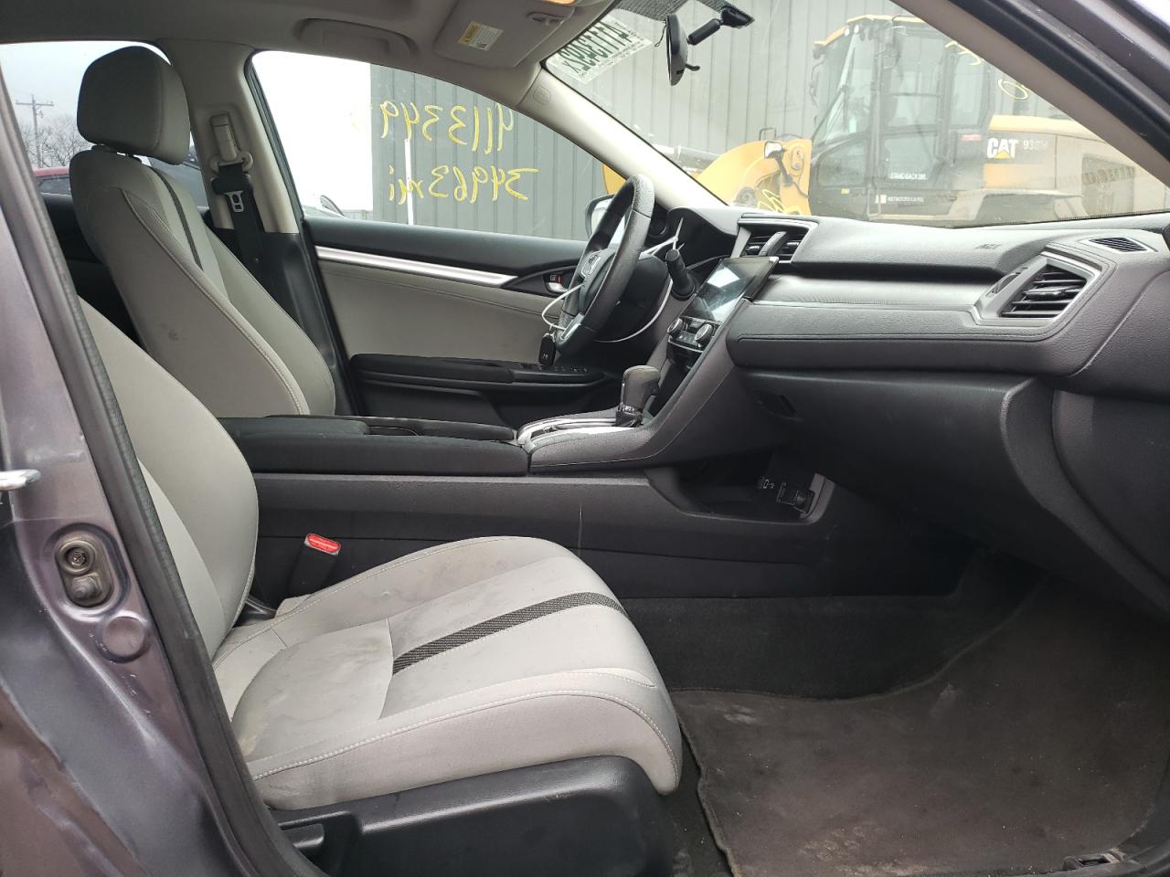 Photo 5 from auction – 2018 HONDA CIVIC EX with VIN 2HGFC2F74JH607437