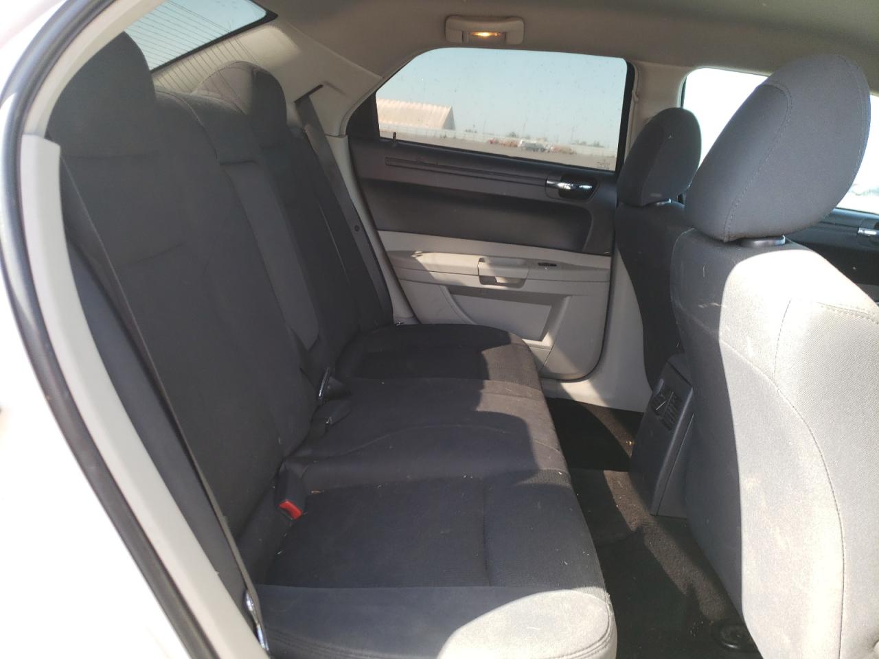 Photo 6 from auction – 2006 CHRYSLER 300 with VIN 2C3KA43R36H435031