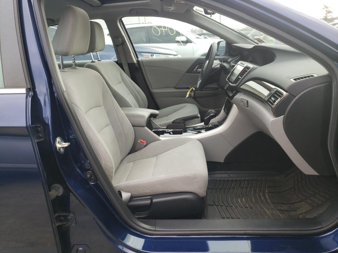 Photo 5 from auction – 2017 HONDA ACCORD EX with VIN 1HGCR2F76HA073299