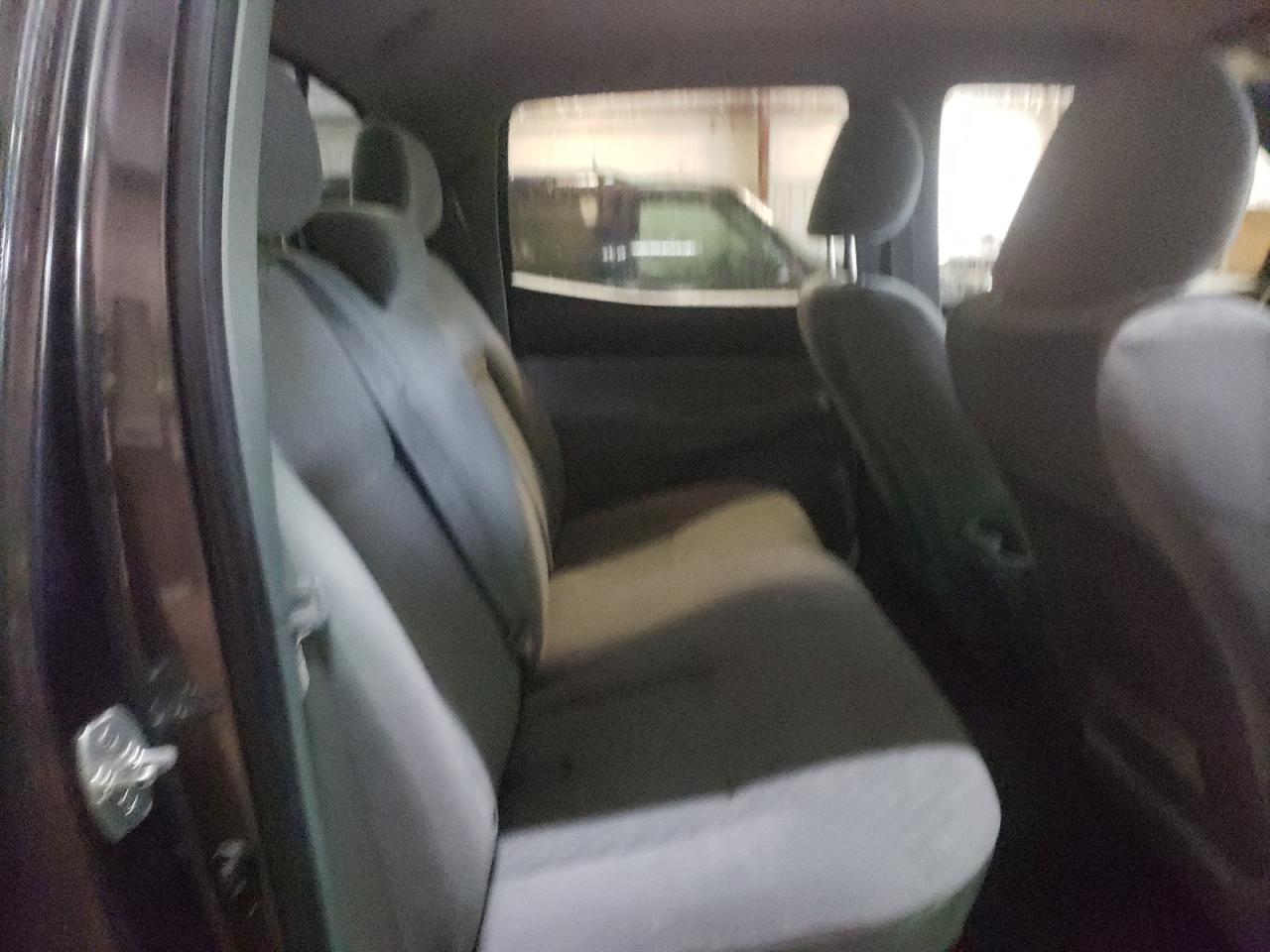 Photo 6 from auction – 2010 TOYOTA TACOMA DOU with VIN 3TMLU4EN1AM054595