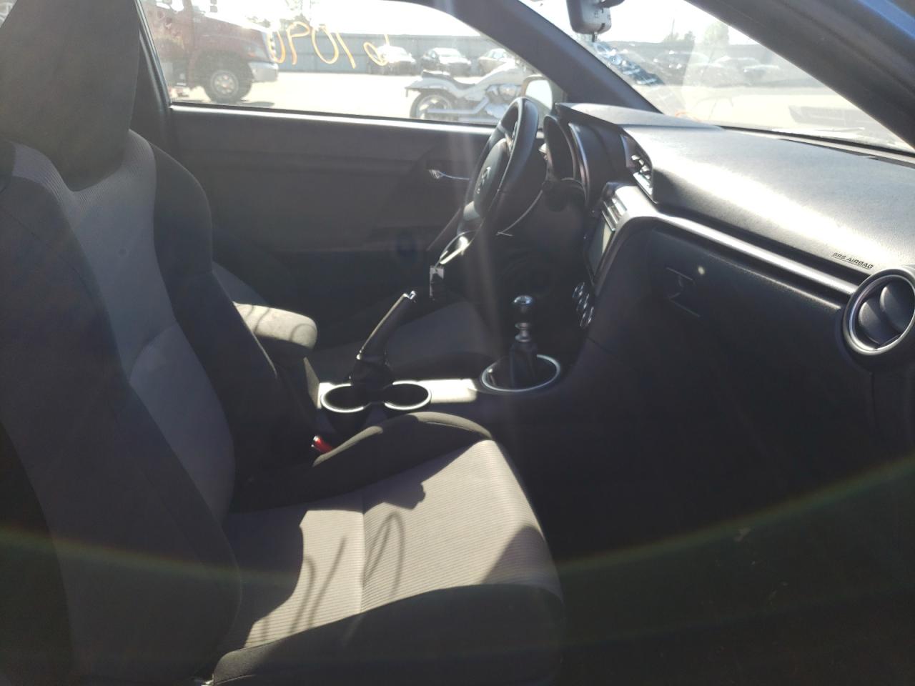Photo 5 from auction – 2016 TOYOTA SCION TC with VIN JTKJF5C70GJ021193