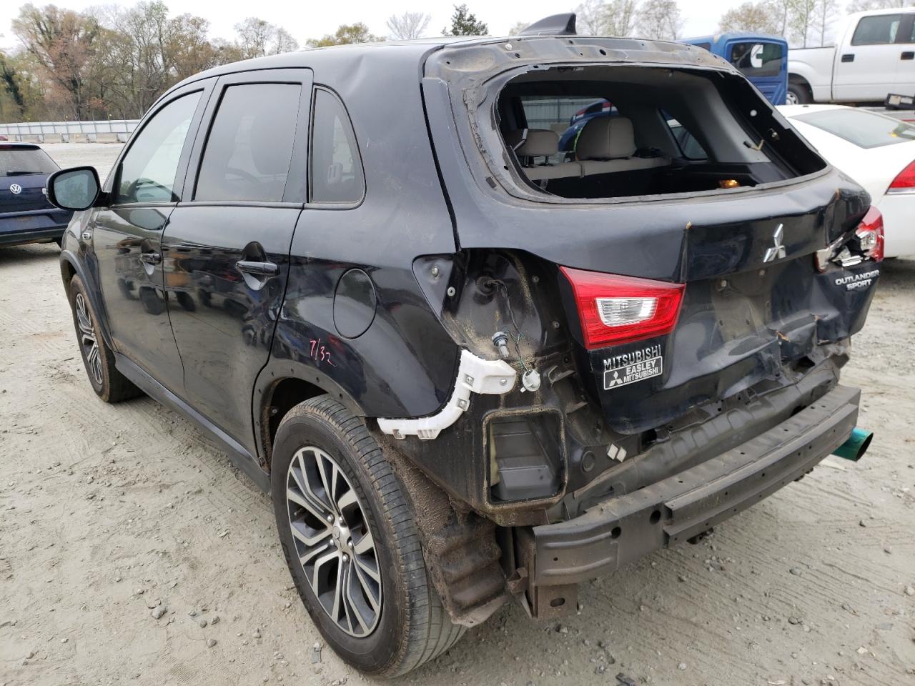 Photo 3 from auction – 2017 MITSUBISHI OUTLANDER with VIN JA4AP3AU4HZ004606