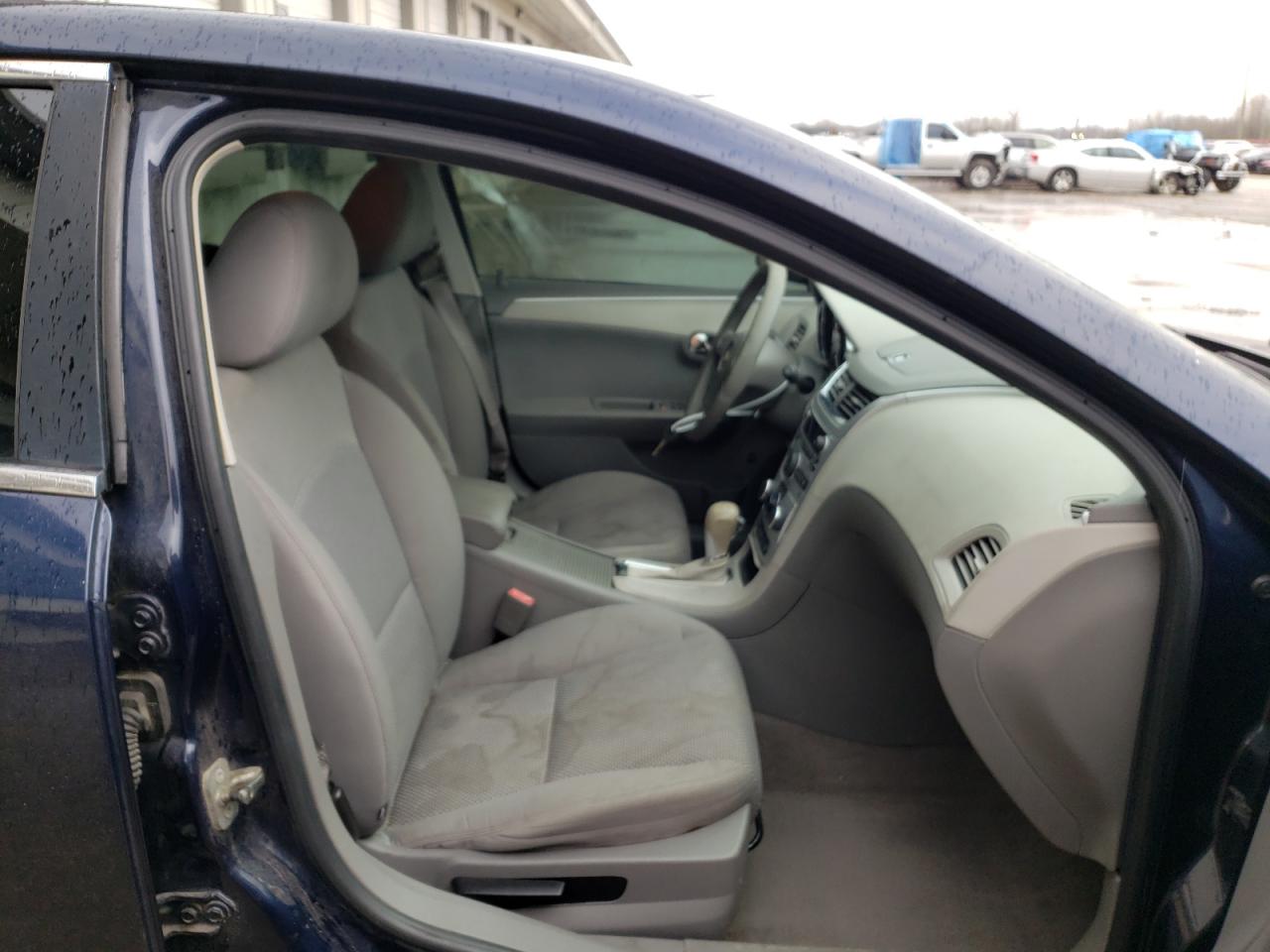 Photo 5 from auction – 2011 CHEVROLET MALIBU LS with VIN 1G1ZA5EU0BF347916