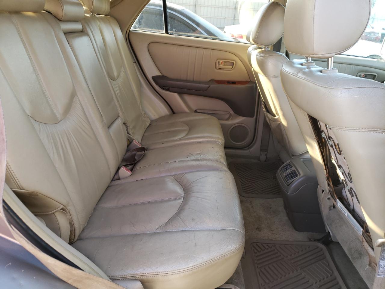 Photo 6 from auction – 2000 LEXUS RX 300 with VIN JT6HF10U7Y0153505