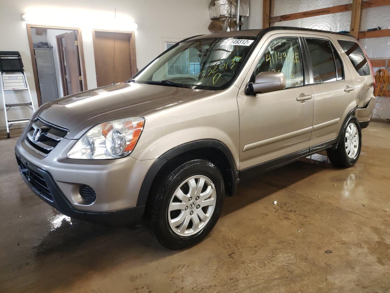 Photo 2 from auction – 2005 HONDA CR-V SE with VIN SHSRD78905U332013