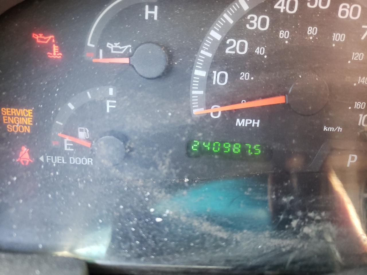 Photo 8 from auction – 2002 FORD F150 with VIN 2FTRX18LX2CA10148