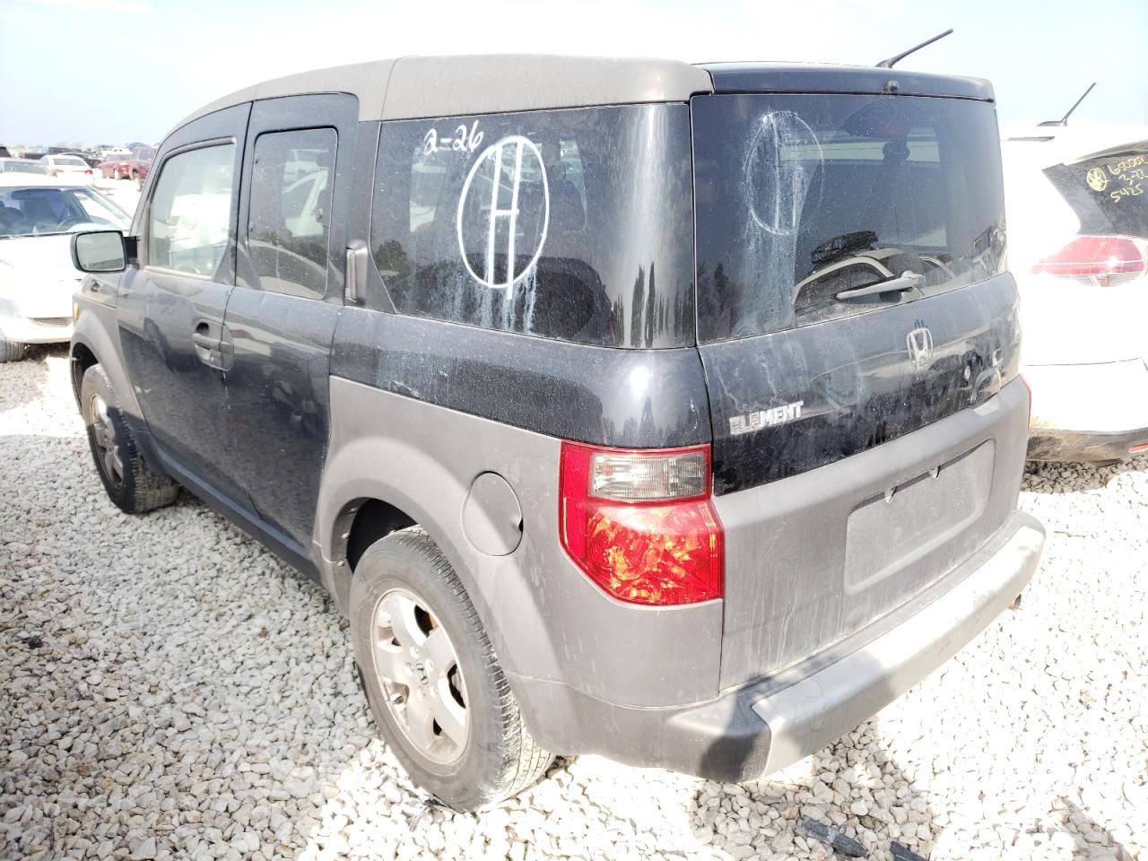 Photo 3 from auction – 2004 HONDA ELEMENT EX with VIN 5J6YH18544L005802