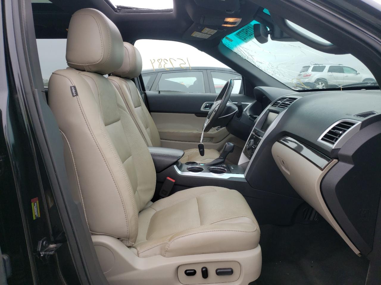 Photo 5 from auction – 2014 FORD EXPLORER L with VIN 1FM5K7F85EGB71567