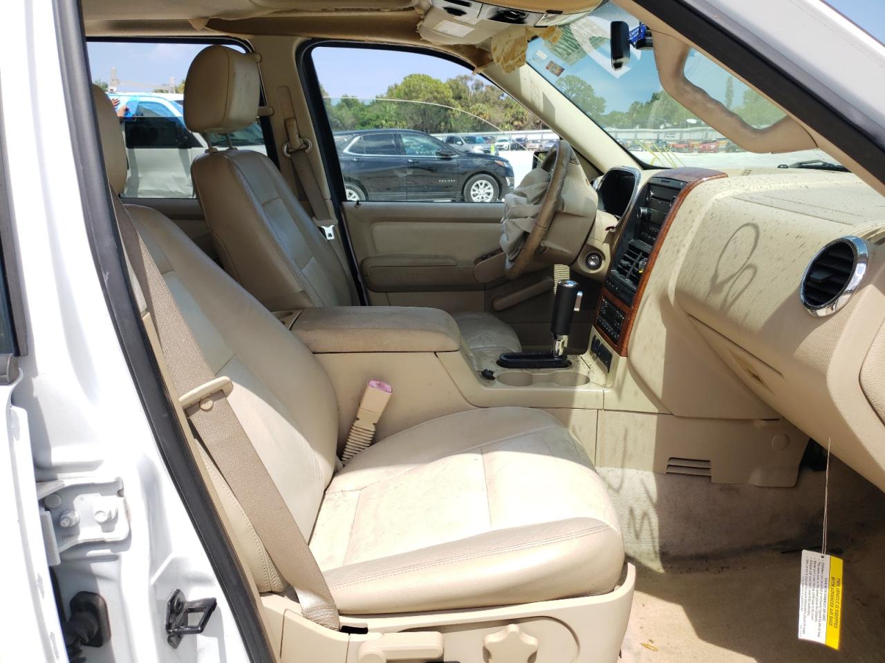 Photo 5 from auction – 2006 FORD EXPLORER E with VIN 1FMEU64816UB36602