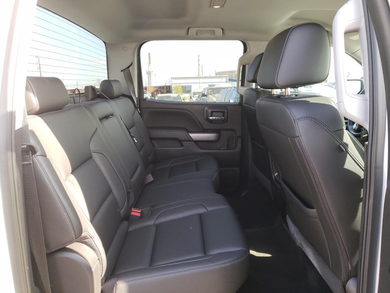 Photo 6 from auction – 2018 CHEVROLET SILVERADO with VIN 3GCUKREC8JG433730