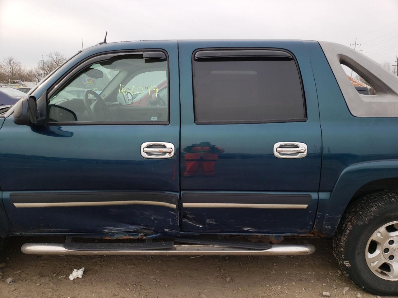 Photo 9 from auction – 2005 CHEVROLET AVALANCHE with VIN 3GNEK12Z65G113723