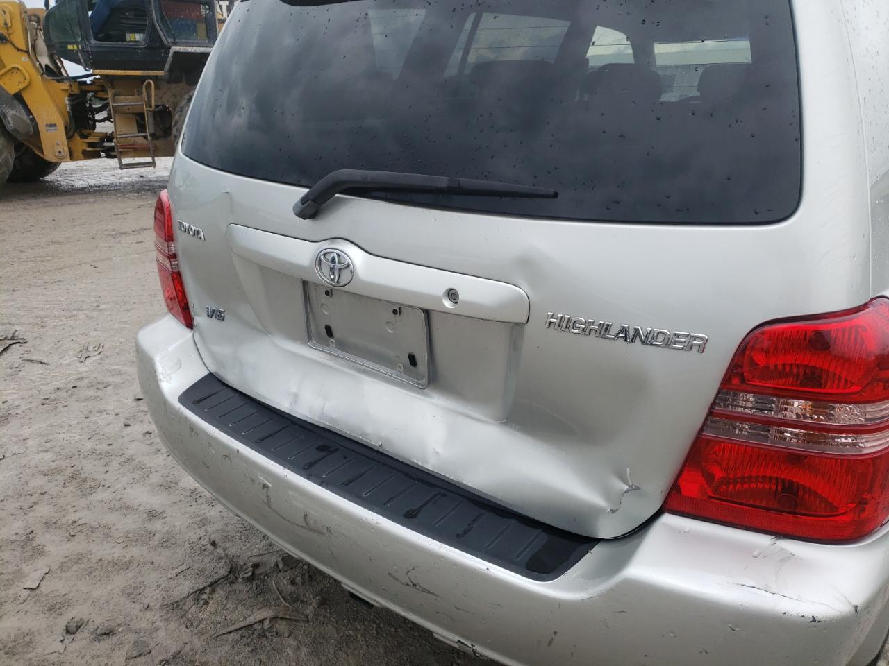 Photo 9 from auction – 2003 TOYOTA HIGHLANDER with VIN JTEGF21A130105386