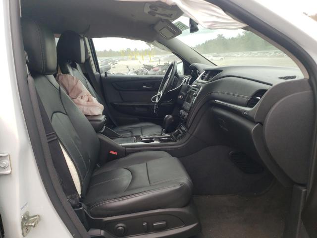 Photo 5 from auction – 2017 CHEVROLET TRAVERSE L with VIN 1GNKRHKDXHJ132869