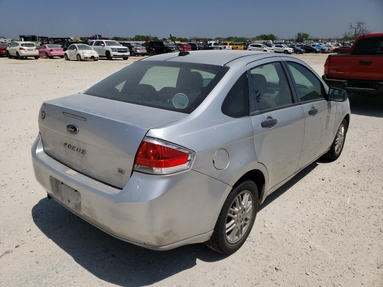 Photo 4 from auction – 2010 FORD FOCUS SE with VIN 1FAHP3FN9AW272506