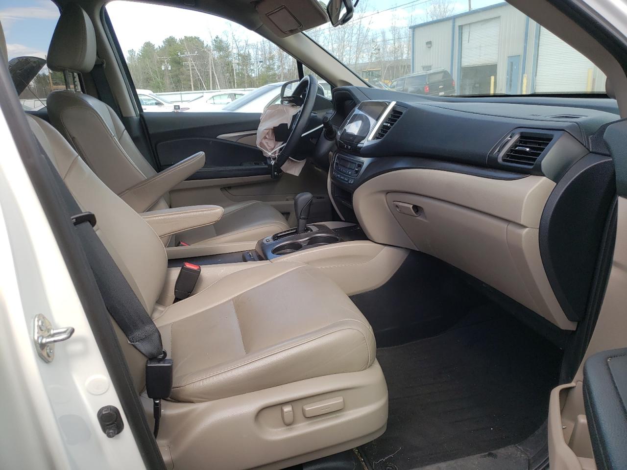 Photo 5 from auction – 2017 HONDA PILOT EXL with VIN 5FNYF6H56HB076596