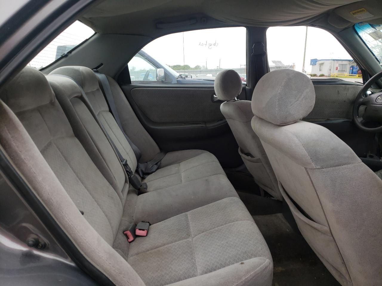 Photo 6 from auction – 2000 MAZDA 626 ES with VIN 1YVGF22C4Y5169897