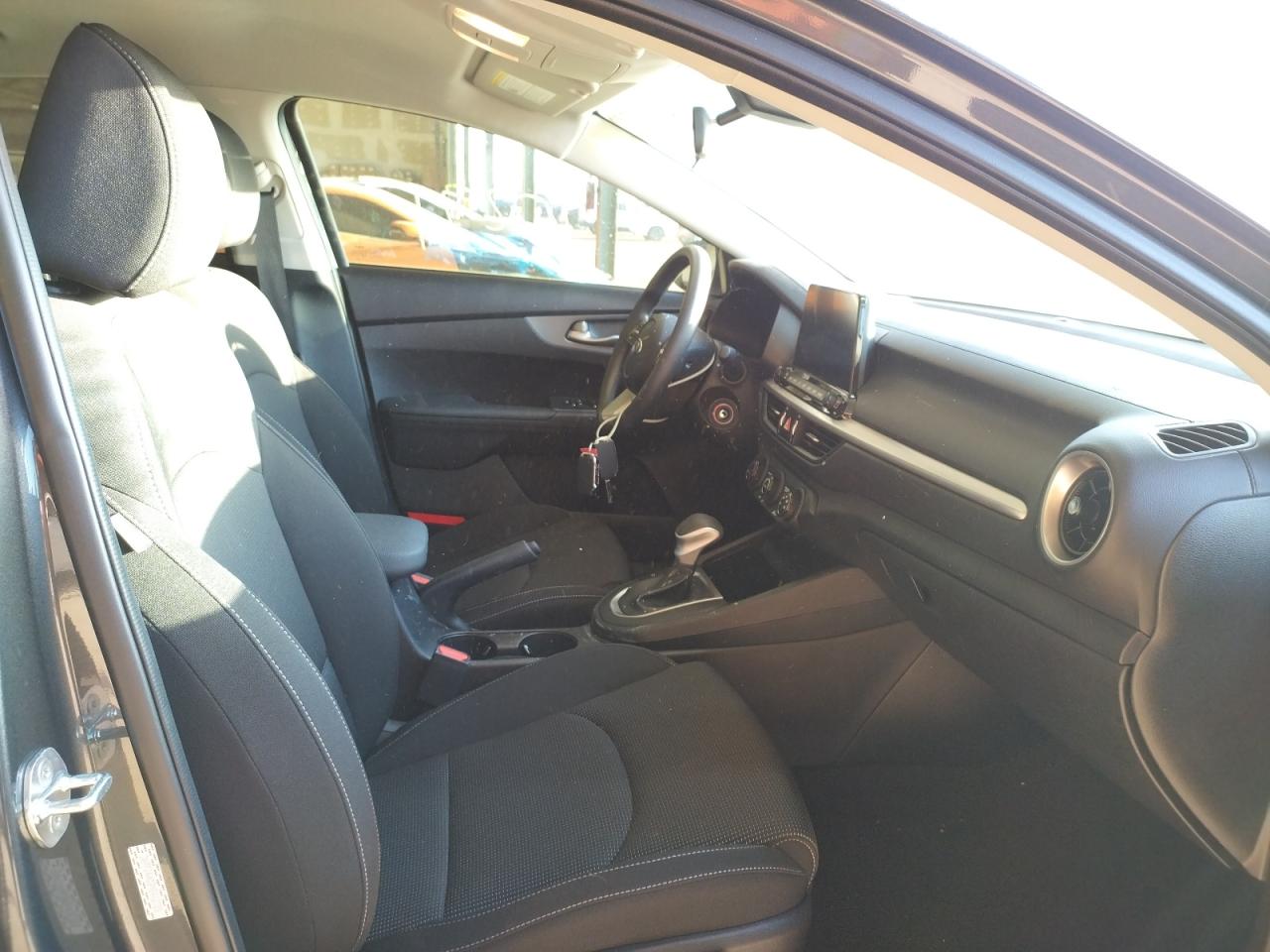 Photo 19 from auction – 2021 KIA FORTE FE with VIN 3KPF24AD2ME412785