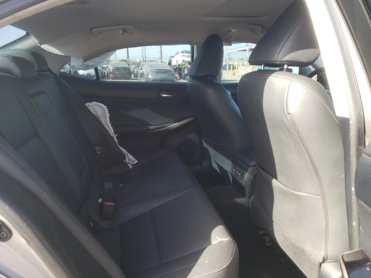 Photo 6 from auction – 2016 LEXUS IS 200T with VIN JTHBA1D25G5031568