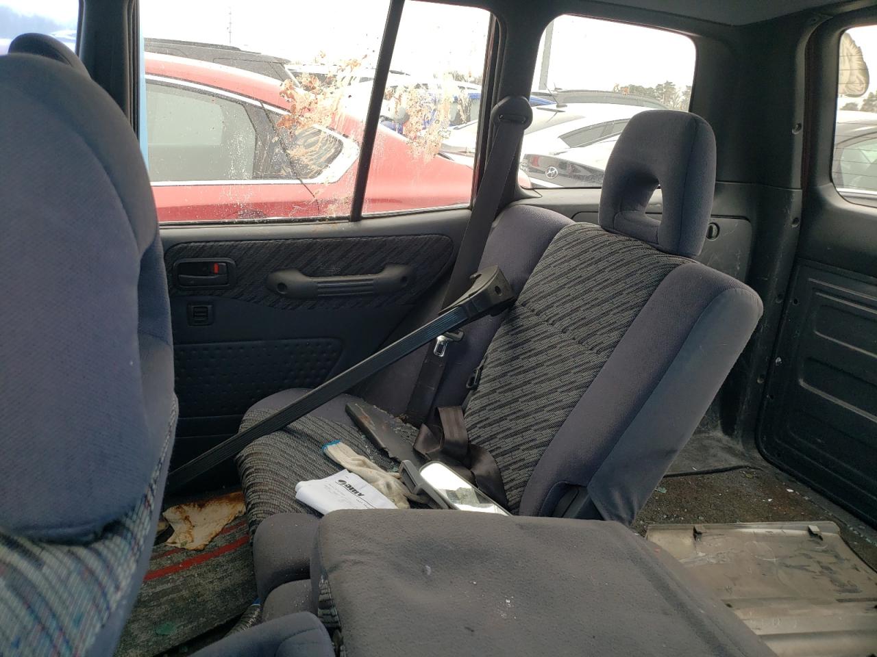 Photo 6 from auction – 2000 TOYOTA RAV4 with VIN JT3GP10V6Y0045763