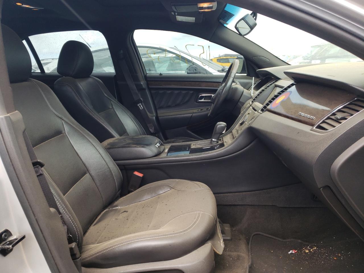 Photo 5 from auction – 2013 FORD TAURUS LIM with VIN 1FAHP2F8XDG126568