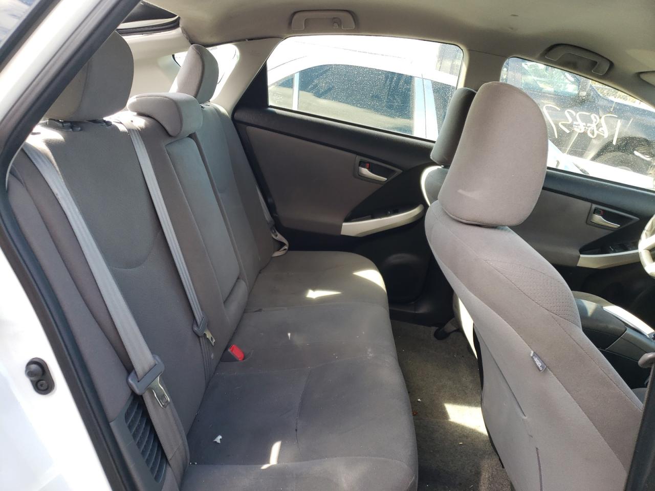 Photo 6 from auction – 2013 TOYOTA PRIUS with VIN JTDKN3DUXD5631694
