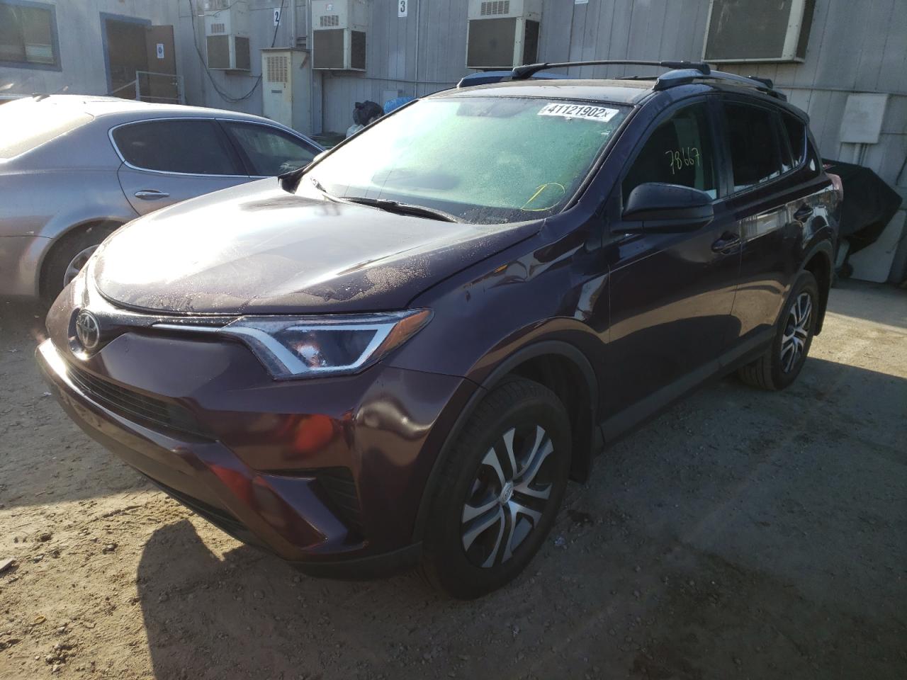 Photo 2 from auction – 2018 TOYOTA RAV4 LE with VIN 2T3ZFREV9JW427978