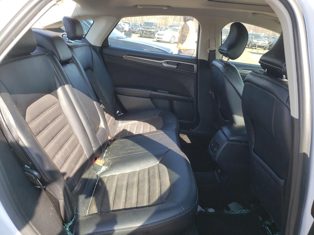 Photo 6 from auction – 2017 FORD FUSION SE with VIN 3FA6P0LU2HR233755