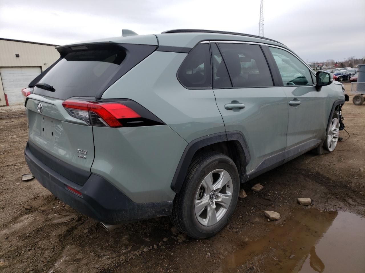 Photo 4 from auction – 2021 TOYOTA RAV4 XLE with VIN 2T3P1RFV9MW156879