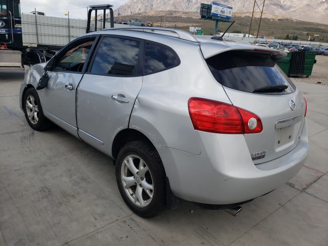 Photo 3 from auction – 2011 NISSAN ROGUE S with VIN JN8AS5MV2BW687455