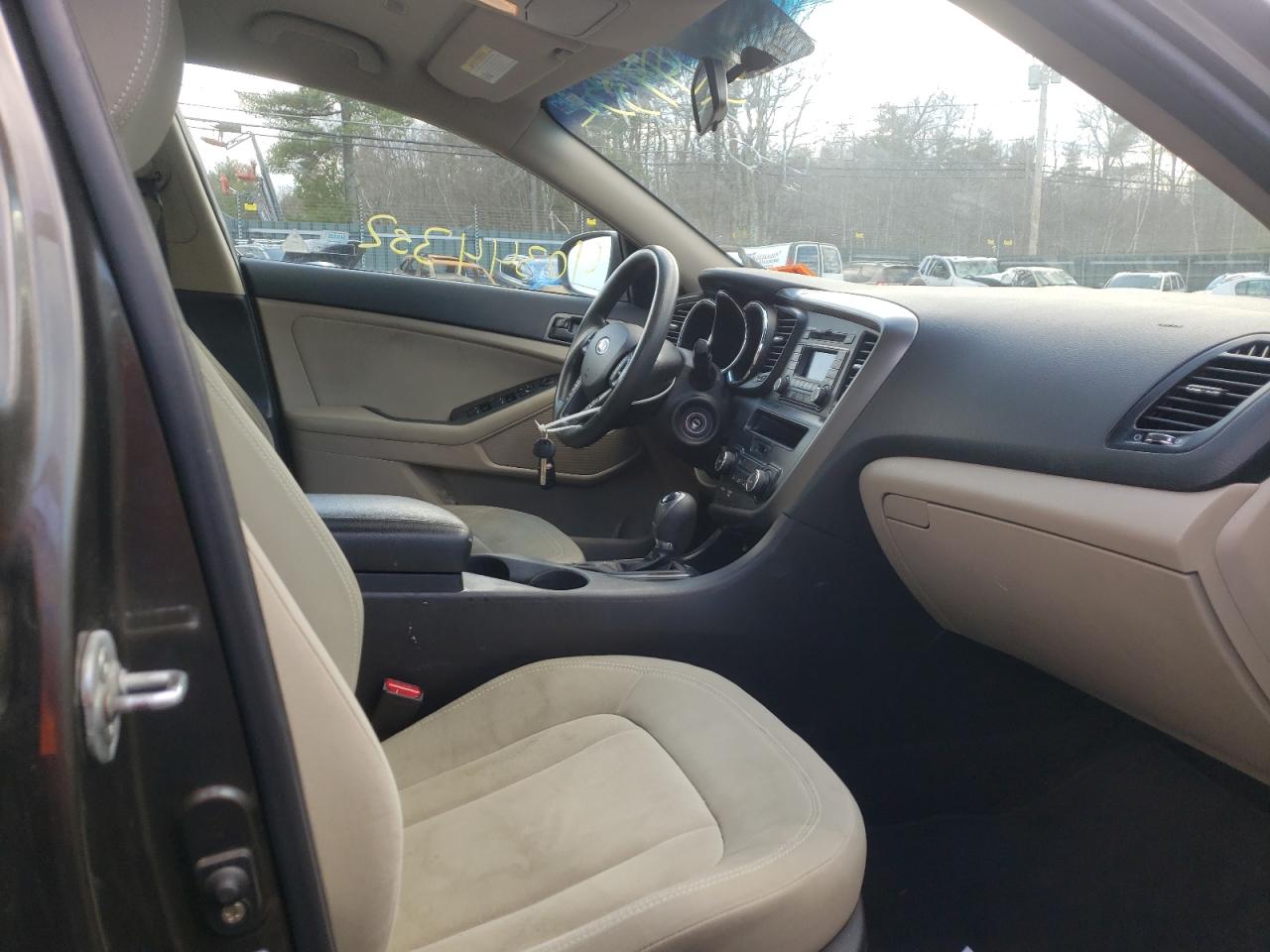 Photo 5 from auction – 2011 KIA OPTIMA LX with VIN KNAGM4A7XB5110496