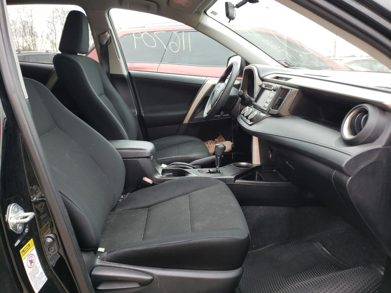 Photo 5 from auction – 2015 TOYOTA RAV4 LE with VIN 2T3ZFREV5FW218759