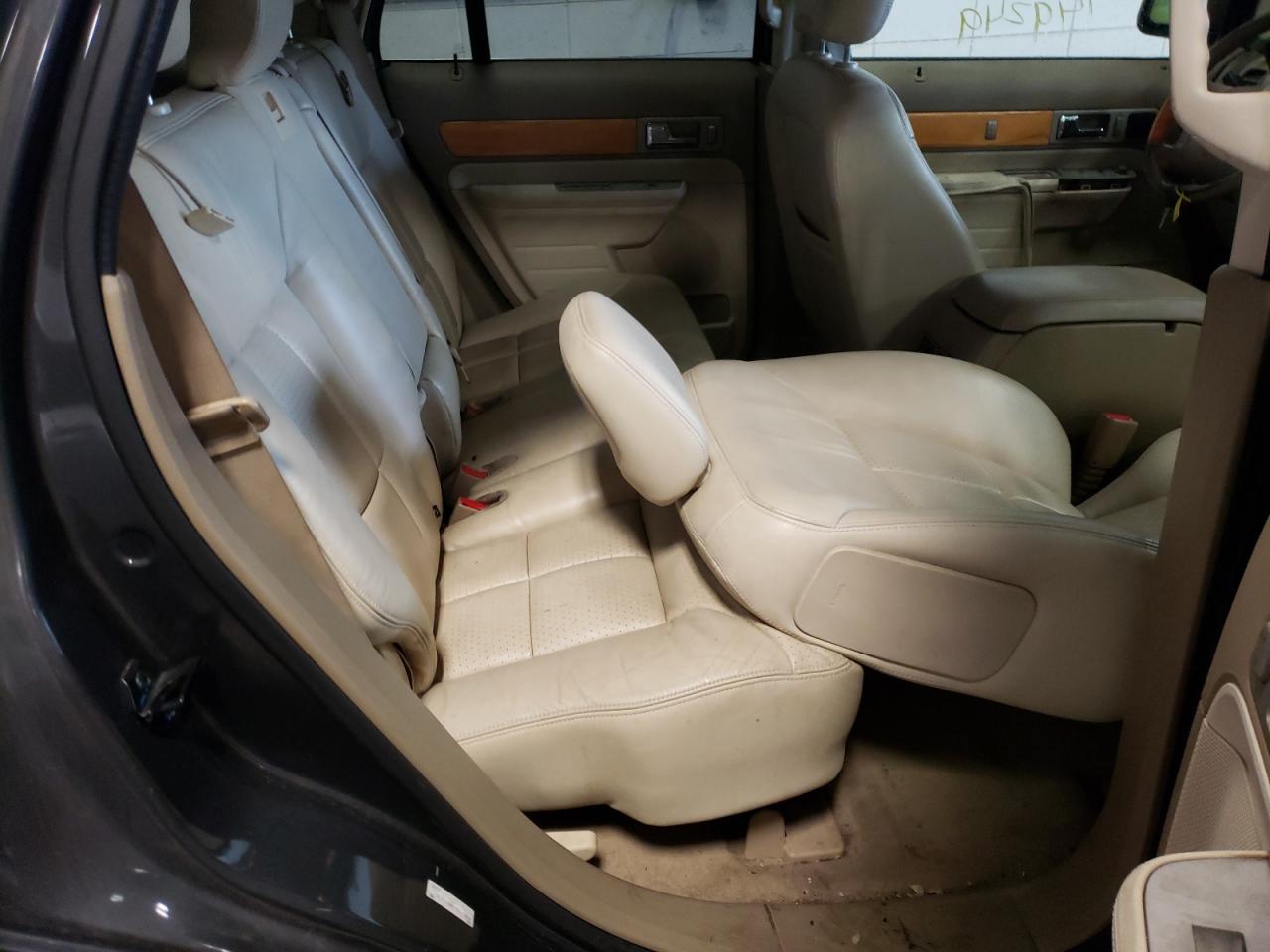 Photo 6 from auction – 2007 LINCOLN MKX with VIN 2LMDU68C07BJ02964