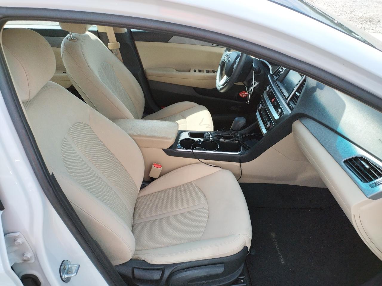 Photo 5 from auction – 2019 HYUNDAI SONATA SE with VIN 5NPE24AF7KH789201