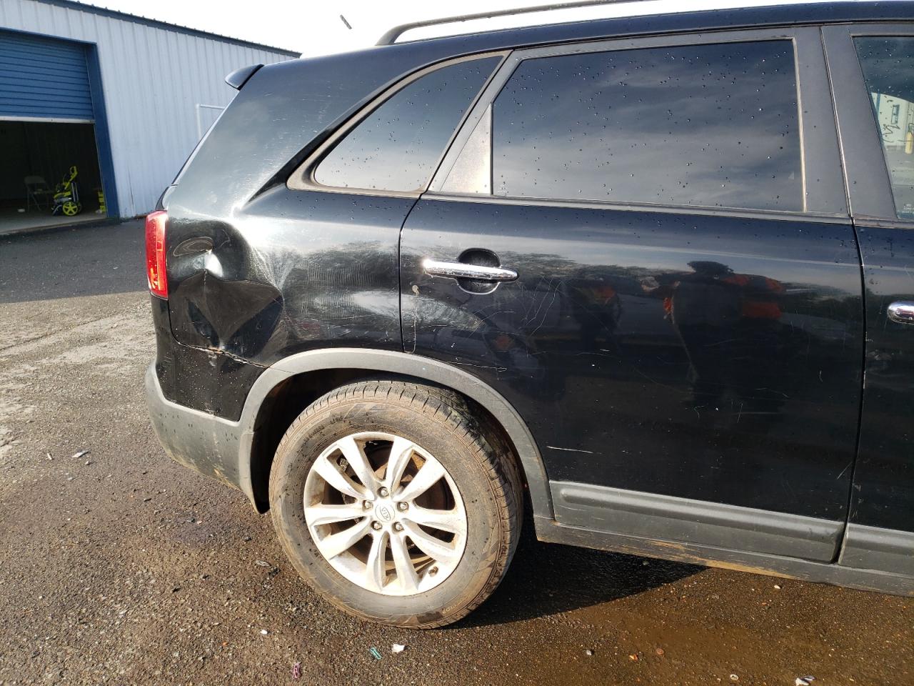 Photo 9 from auction – 2011 KIA SORENTO EX with VIN 5XYKU4A27BG095433