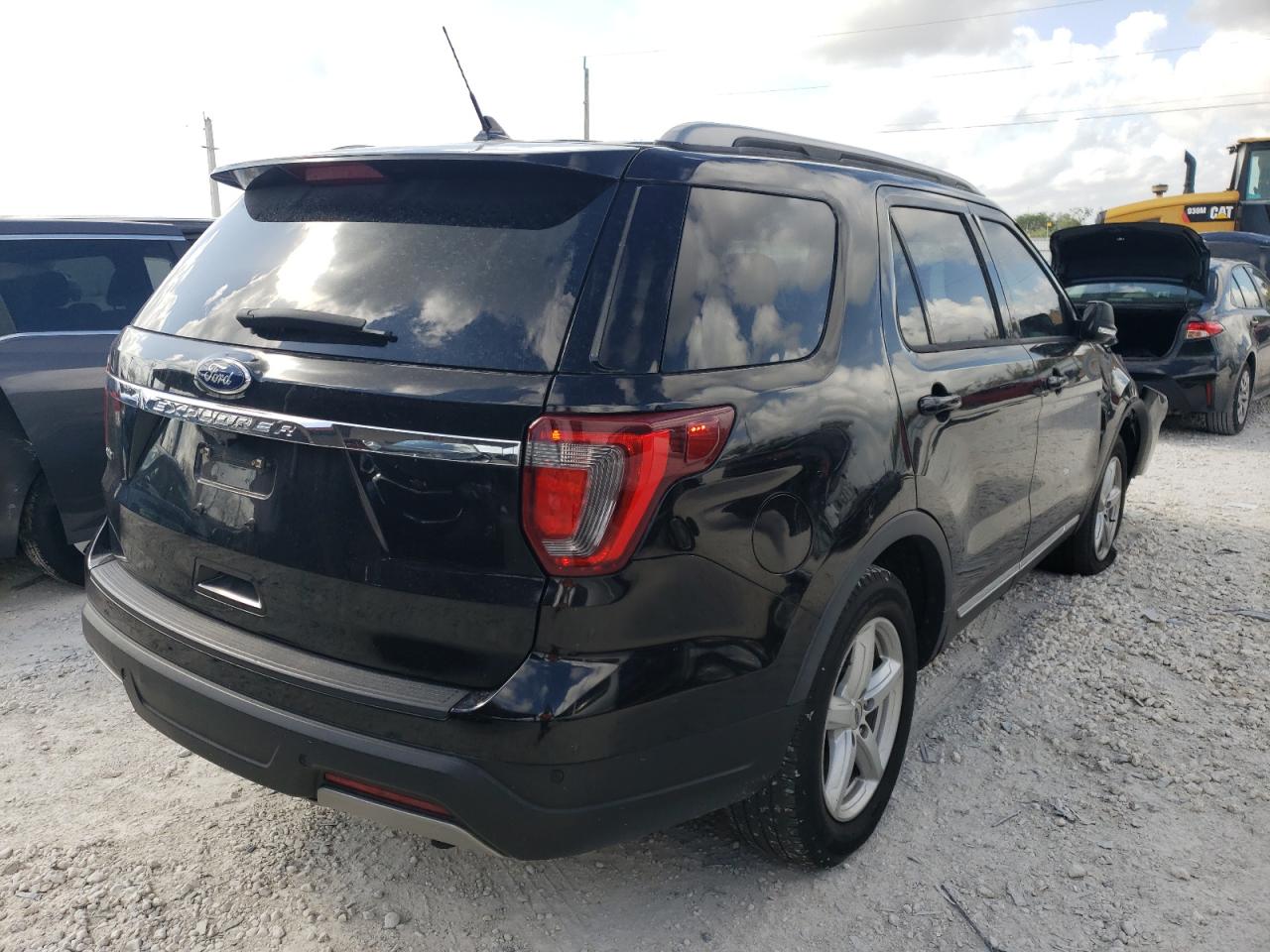 Photo 4 from auction – 2019 FORD EXPLORER X with VIN 1FM5K7D84KGB47341
