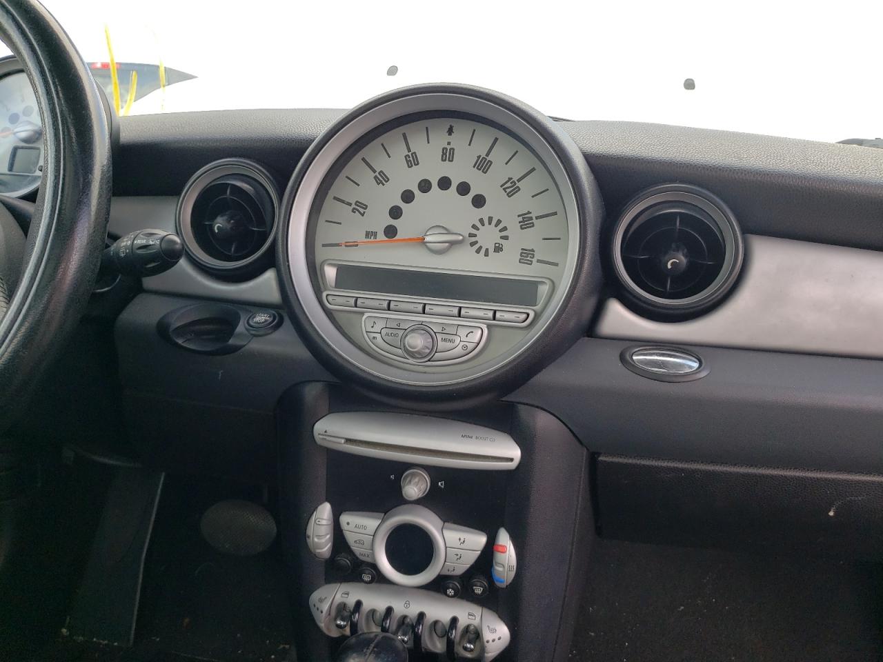 Photo 9 from auction – 2009 MINI COOPER with VIN WMWMF33579TW77130