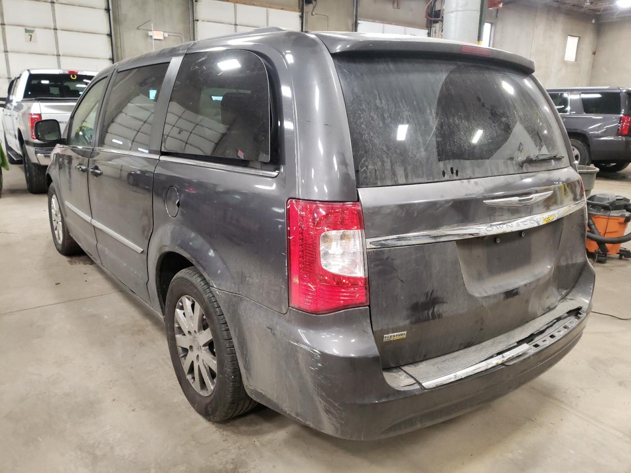 Photo 3 from auction – 2015 CHRYSLER TOWN & COU with VIN 2C4RC1BG4FR538780