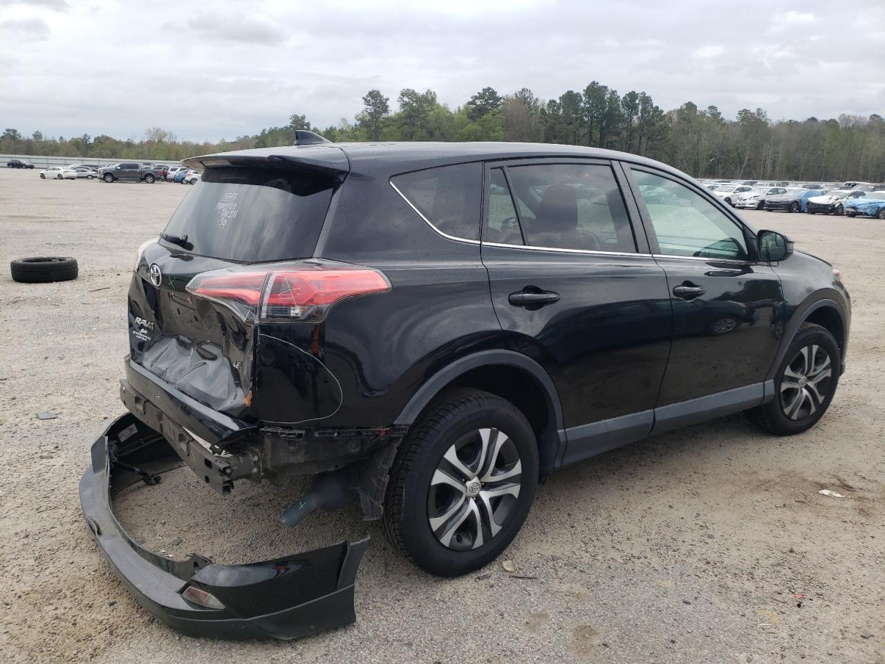 Photo 4 from auction – 2018 TOYOTA RAV4 LE with VIN 2T3ZFREV1JW443107