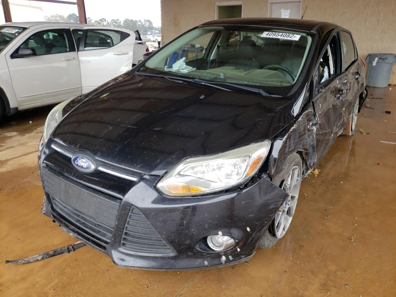 Zdjęcie 2 z aukcji – 2014 FORD FOCUS SE z VIN 1FADP3K27EL292044