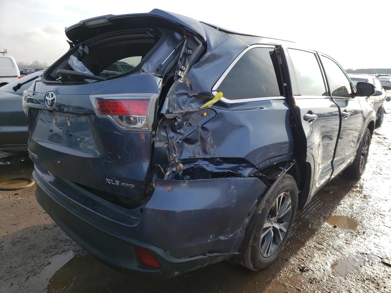 Photo 4 from auction – 2016 TOYOTA HIGHLANDER with VIN 5TDJKRFH5GS258392